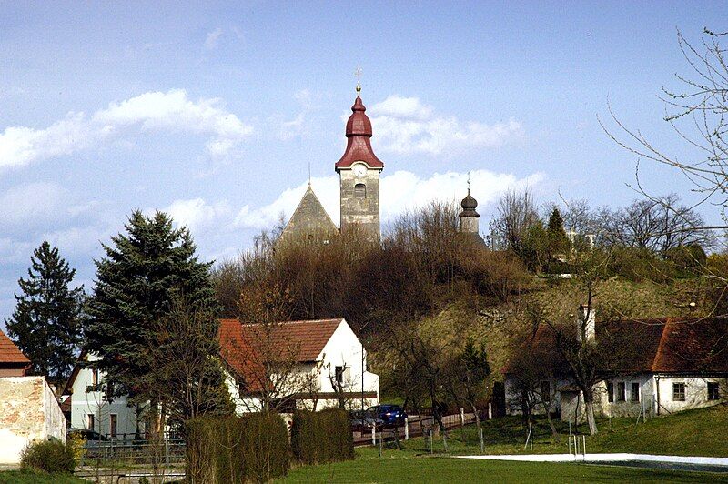 File:Kuehnring-Kirche.jpg