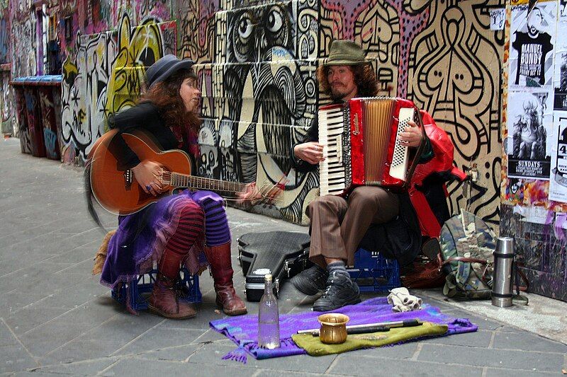 File:Melbourne buskers.jpg