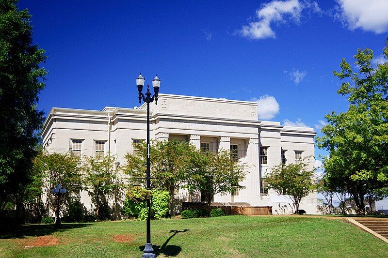 File:Moulton-Lawrence-County-Courthouse-al.jpg