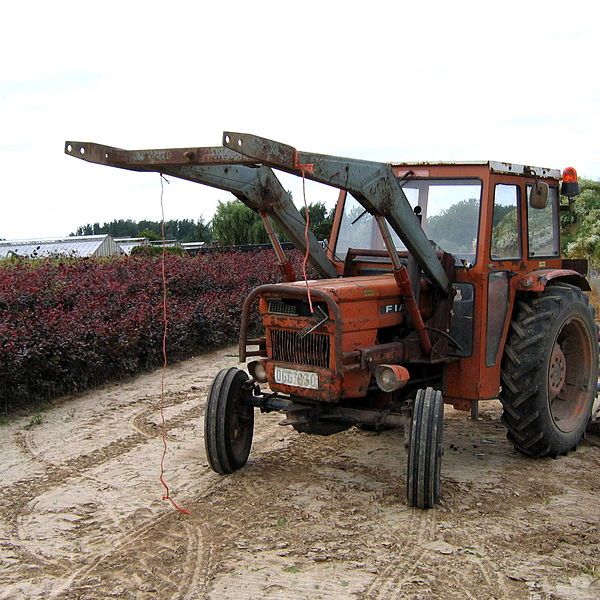 File:OlderModelTractor.JPG