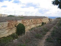 looking down the rear ditch away from the causeway.