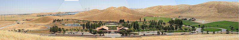 File:SanJoaquinValleyNationalCemeteryPanorama.jpg