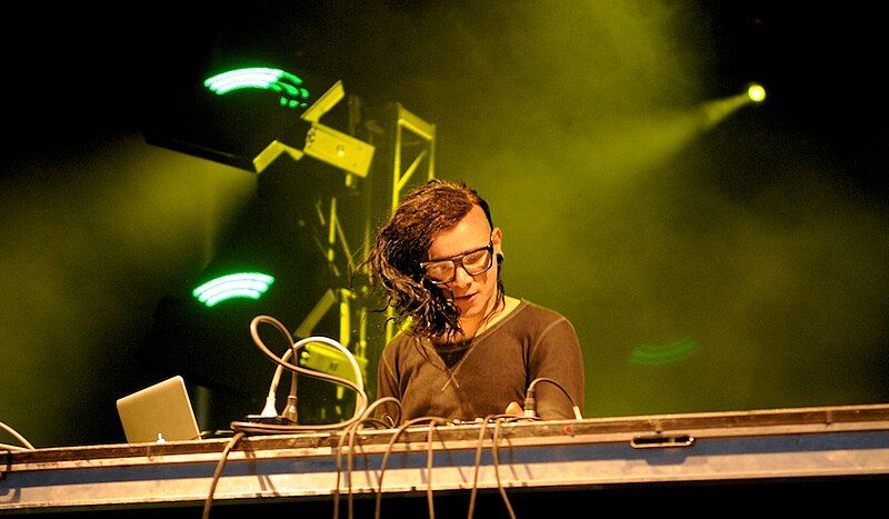 File:Skrillex Ottawa Bluesfest.jpg