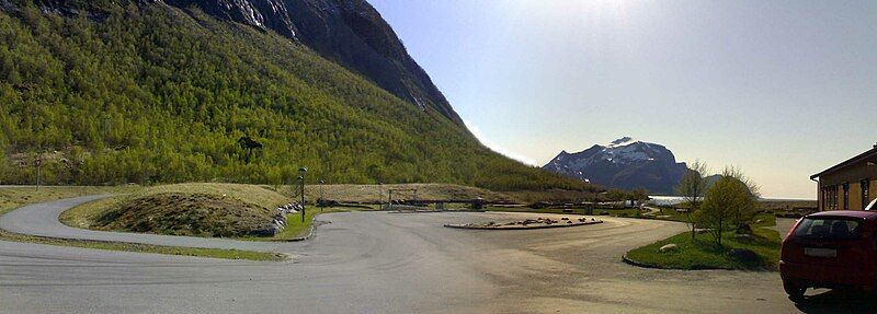 File:Storvik-rasteplass-panorama-2006-05-18.jpeg