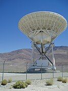 VLBA radio telescope in Owens Valley in 2004