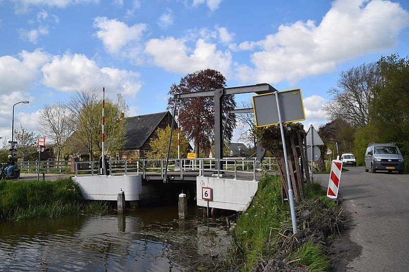 File:Vrouwenbrug (01).JPG