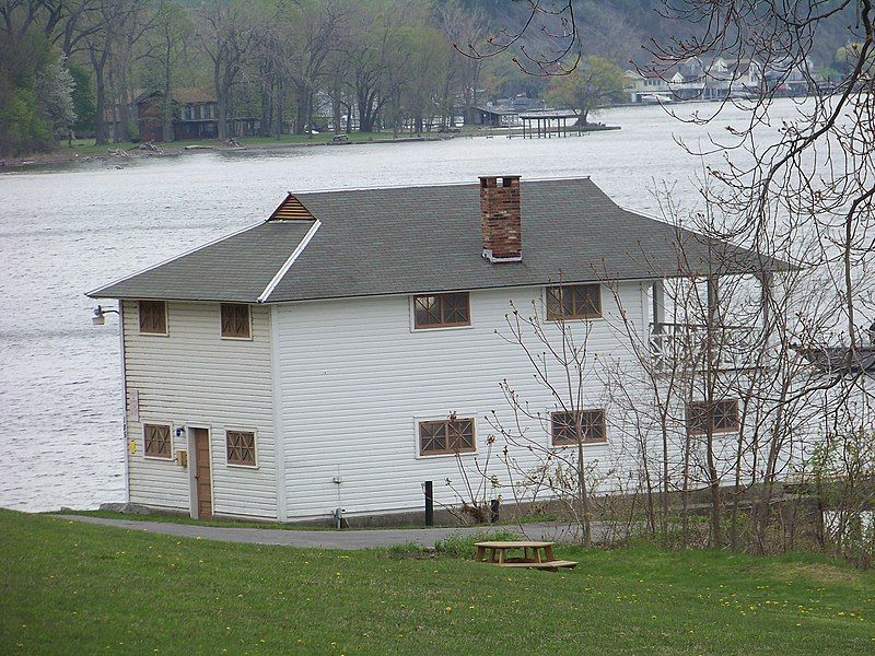 File:Wells College Boathouse.jpg