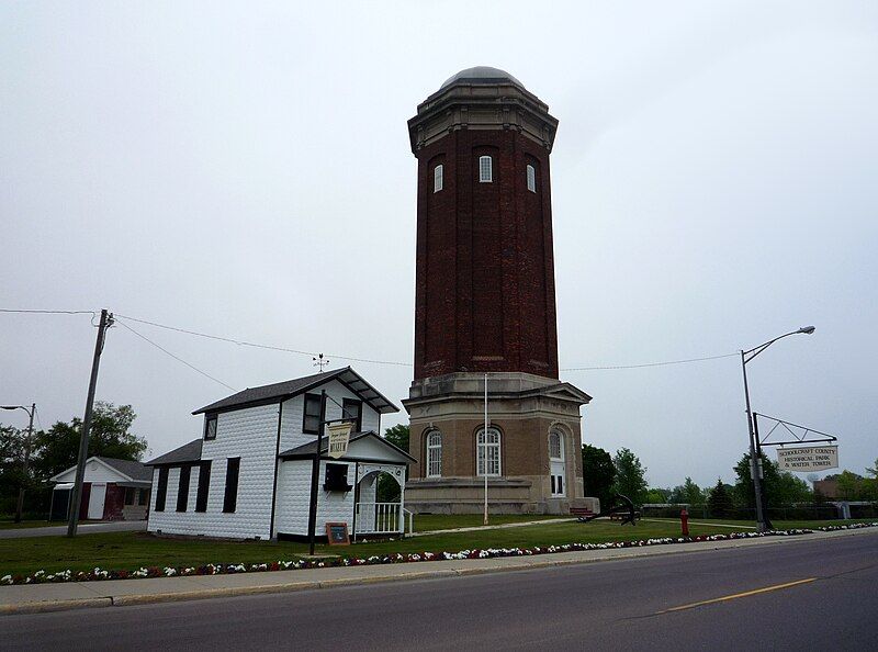 File:2009-0619-Manistique-watertower.jpg