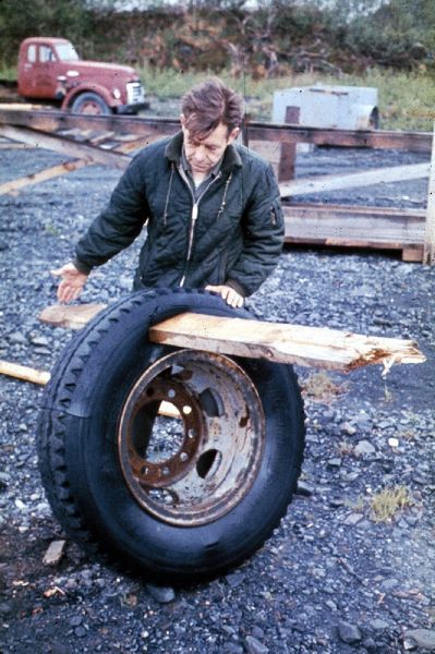 File:AlaskaQuake-Tire.jpg