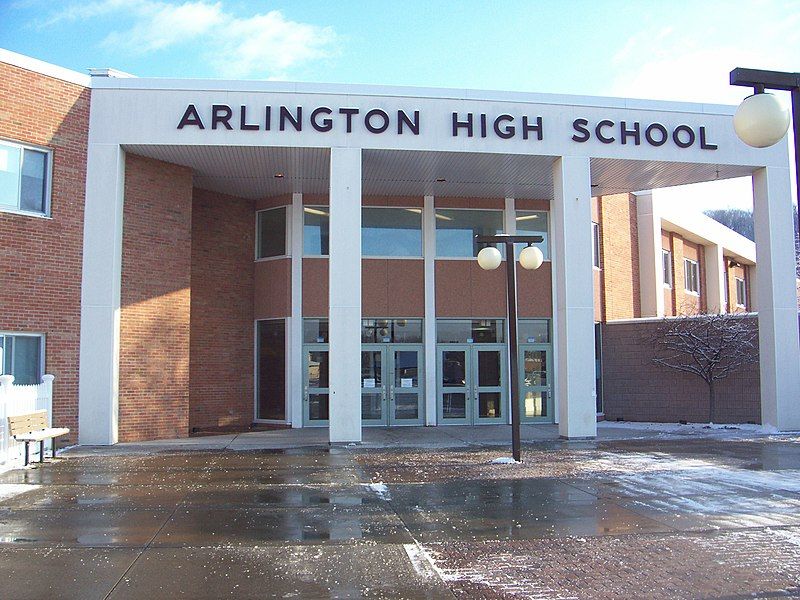 File:Arlington HS front.jpg