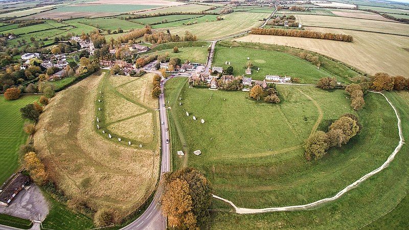 File:Avebury aerial.jpg