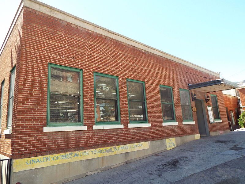 File:Bisbee-Copper Queen Hospital-1880.JPG