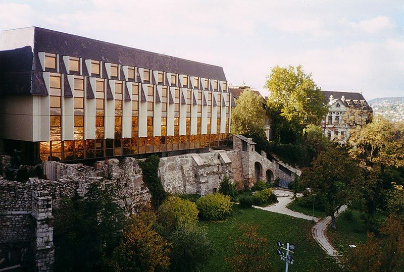 File:Budapest Hilton Hotel.jpg