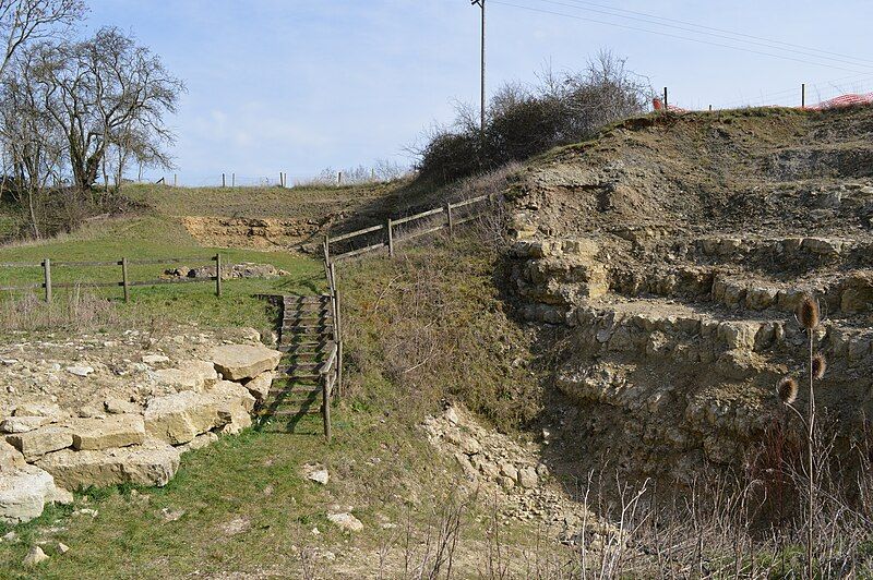 File:Coombs Quarry 3.JPG