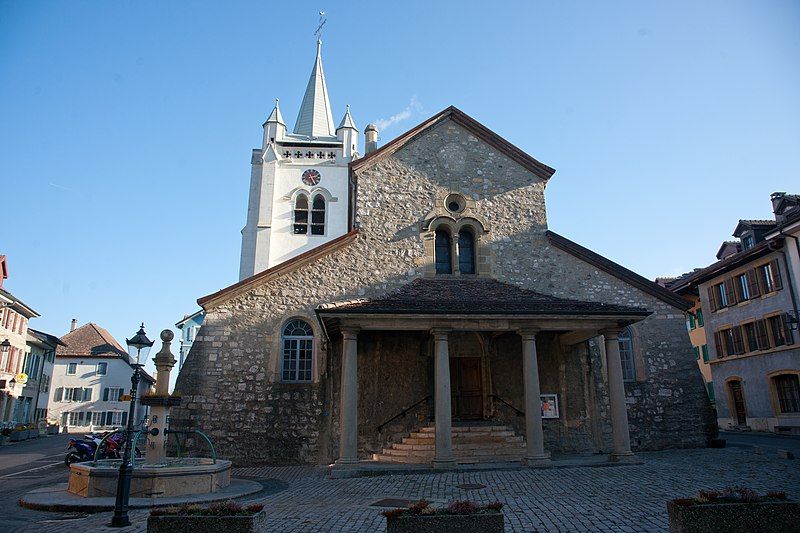 File:Cossonay - Temple.jpg