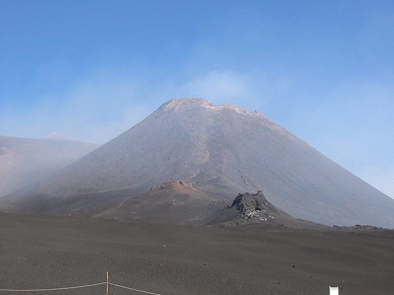 File:Etna from 2900m.jpg