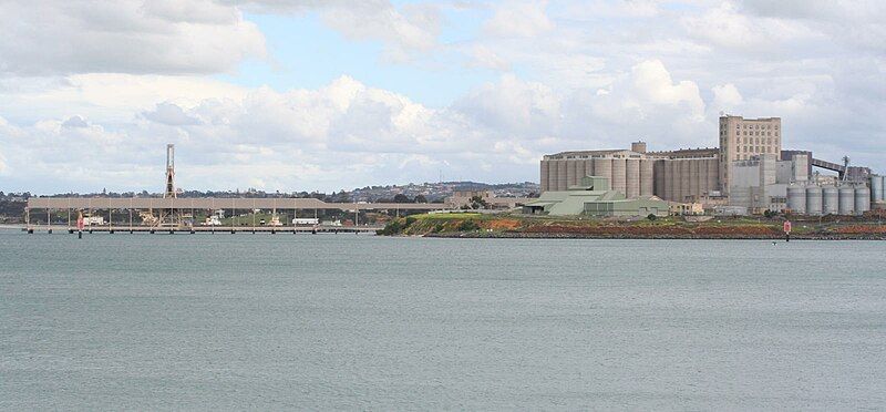 File:Grain-elevator-geelong.jpg