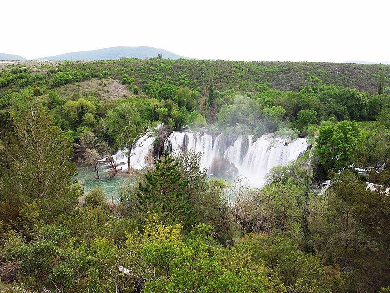 File:Kravice Falls 1.jpg