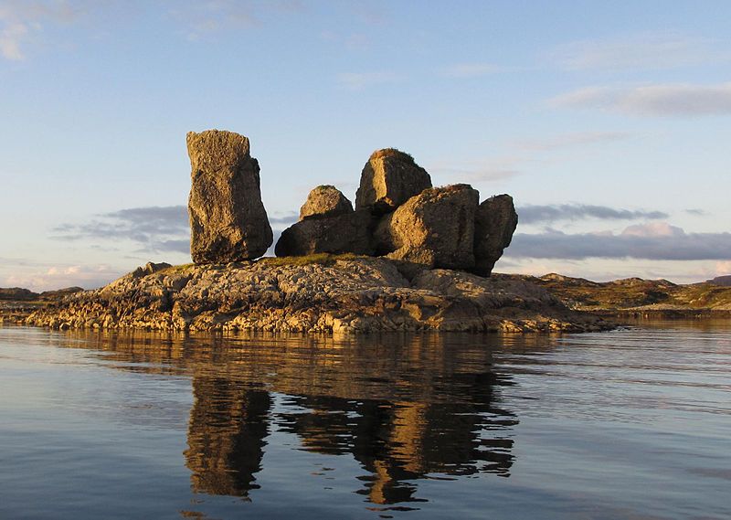 File:Lågøystolane i Solund.jpg