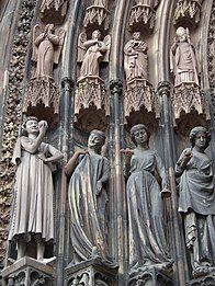 The foolish Virgins (left portal)