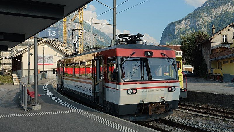 File:Meiringen–Innertkirchen railcar.jpg