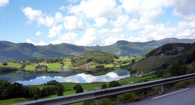 File:Osvågen Etnefjorden.jpg