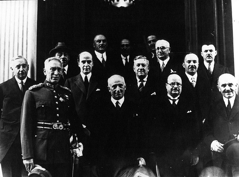 File:Papanastasiou Cabinet 1932.jpg