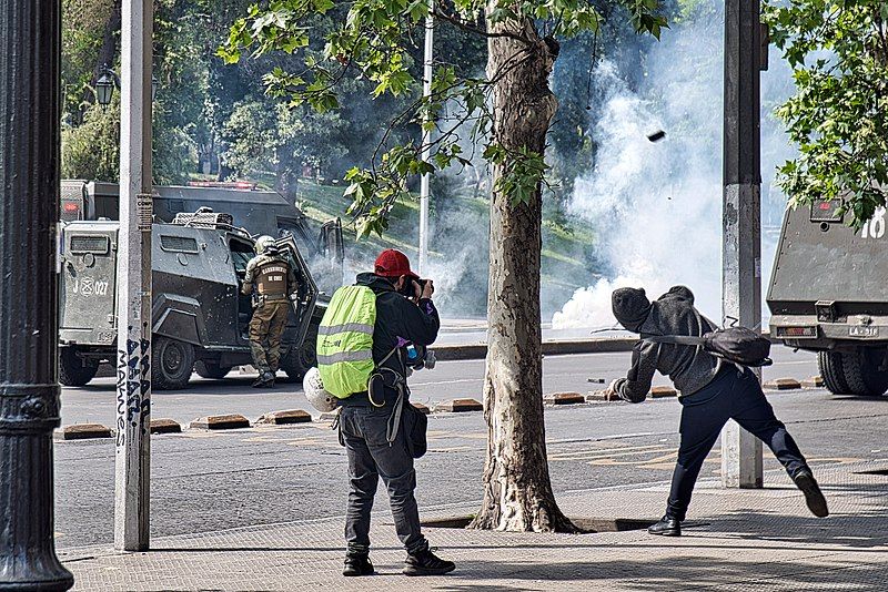 File:Protestas en Santiago.jpg