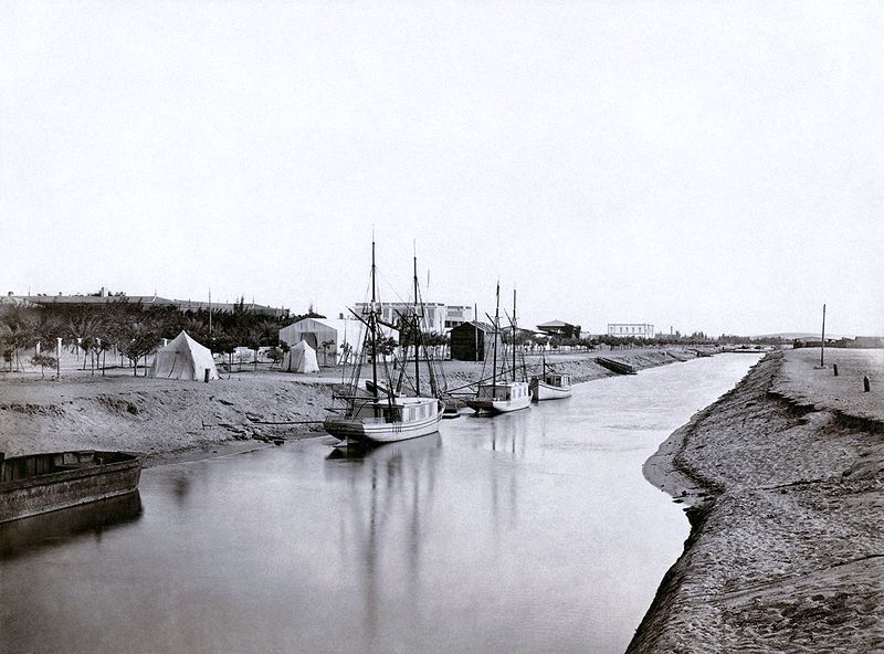 File:Suez Canal Ismailia2.jpg