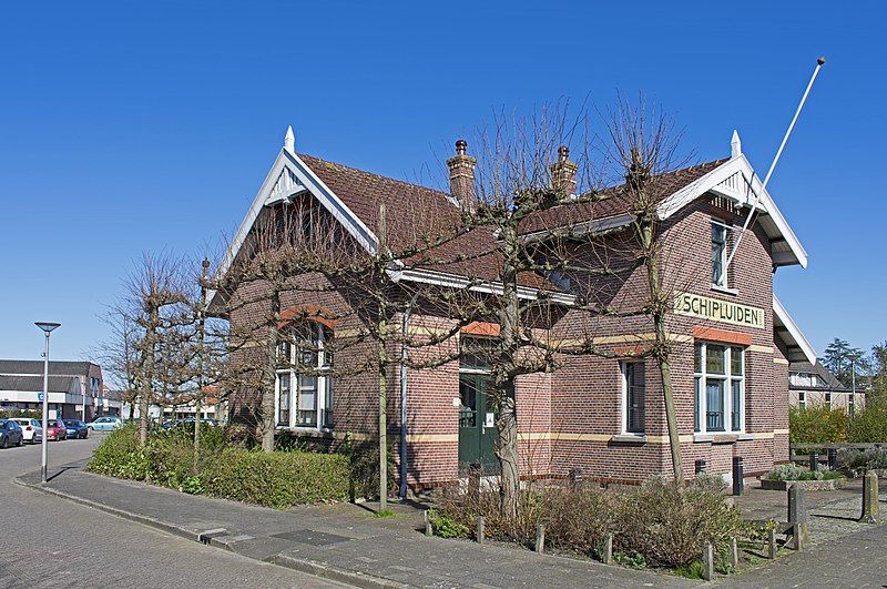 File:Tram station Schipluiden.jpg