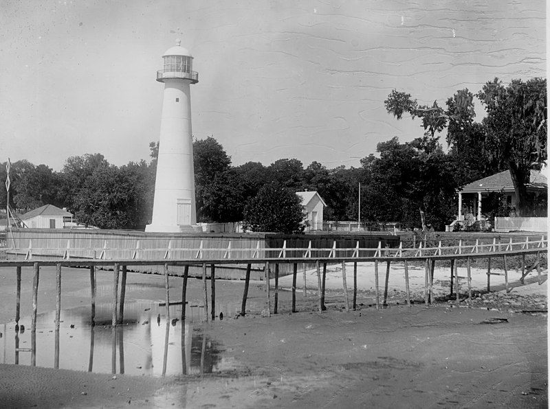 File:USCGBiloxiLighthouse photo 300.jpg