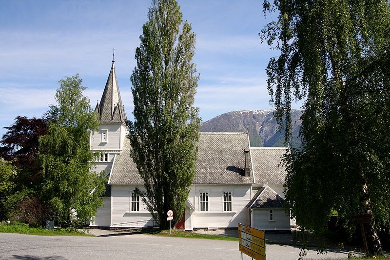 File:Utne kirke.JPG