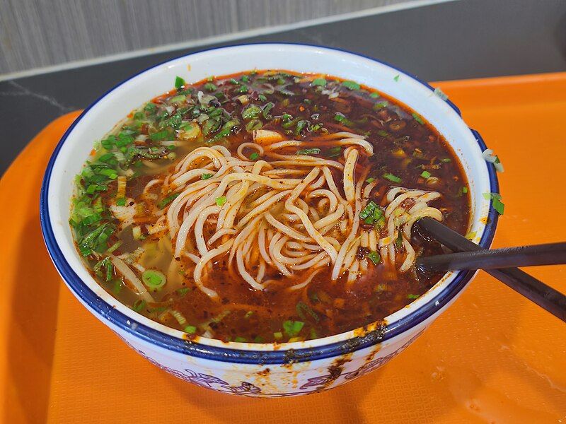 File:加辣子的兰州牛肉面.jpg