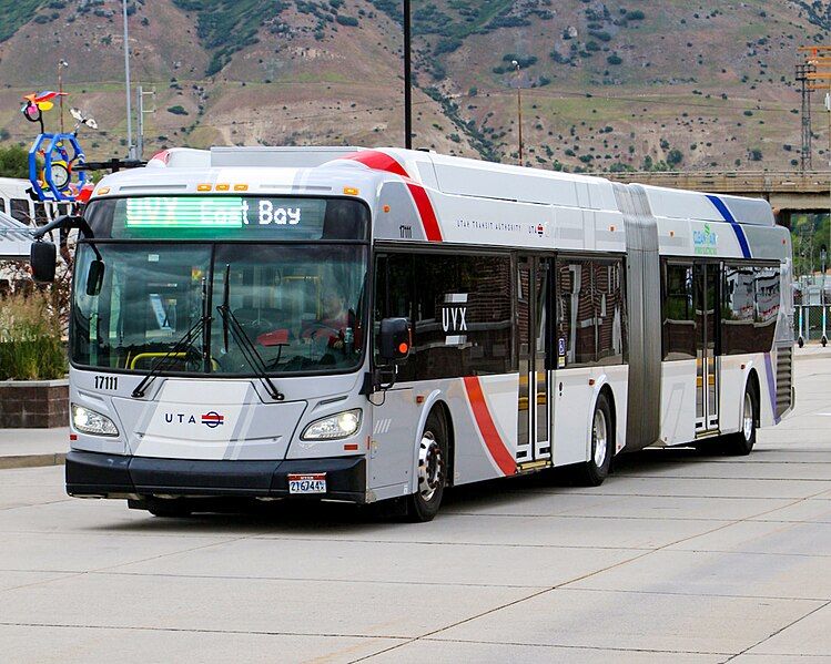 File:17123 UTA bus.jpg