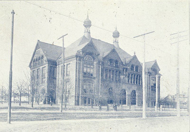 File:Avondale Elementary School.jpg