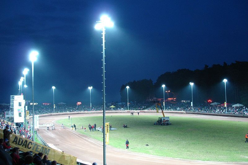 File:Bergring-Arena.JPG