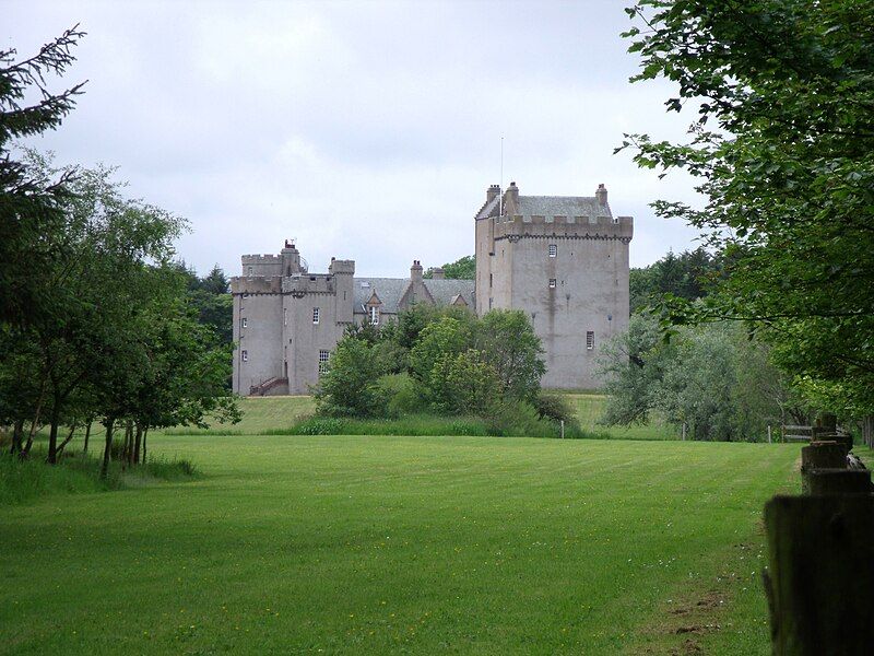 File:Cairnbulg Castle.jpg