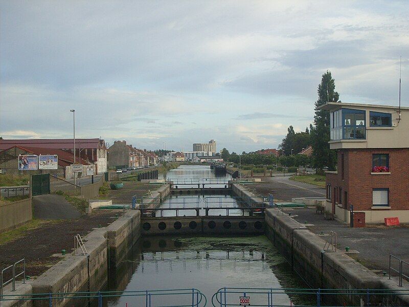 File:CanaldeBourbourg.JPG