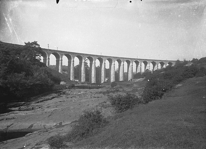 File:Cefn Viaduct (4786007).jpg