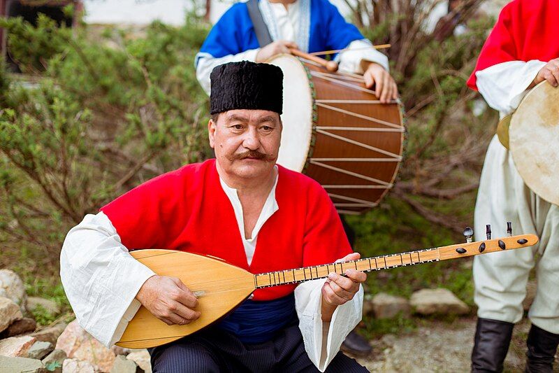 File:Crimean tatar musician.jpg