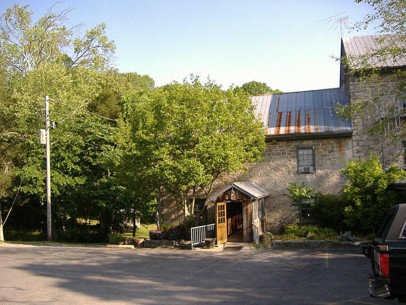 File:Doe Run Inn.jpg