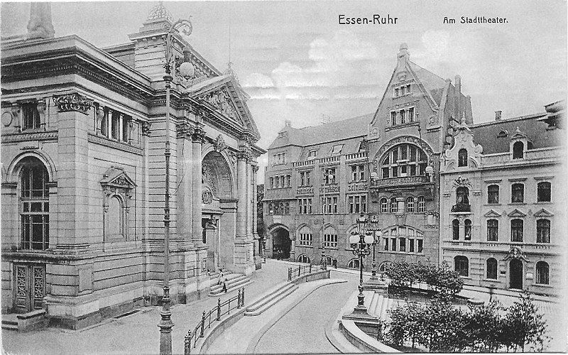 File:Essen-Ruhr Stadttheater.jpg