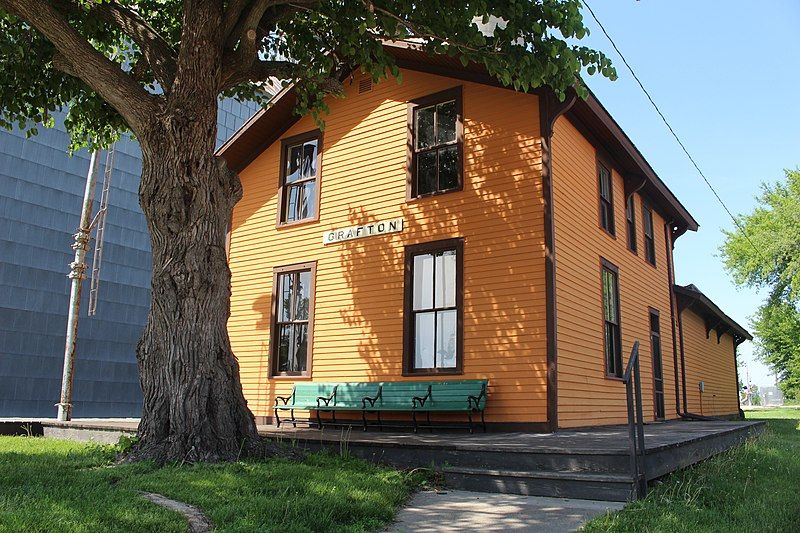 File:Grafton Iowa Depot.jpg