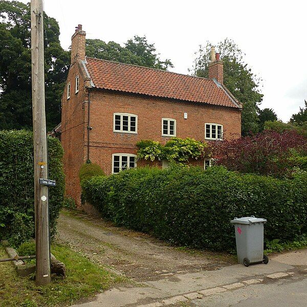 File:Hall Farmhouse, Southwell.jpg