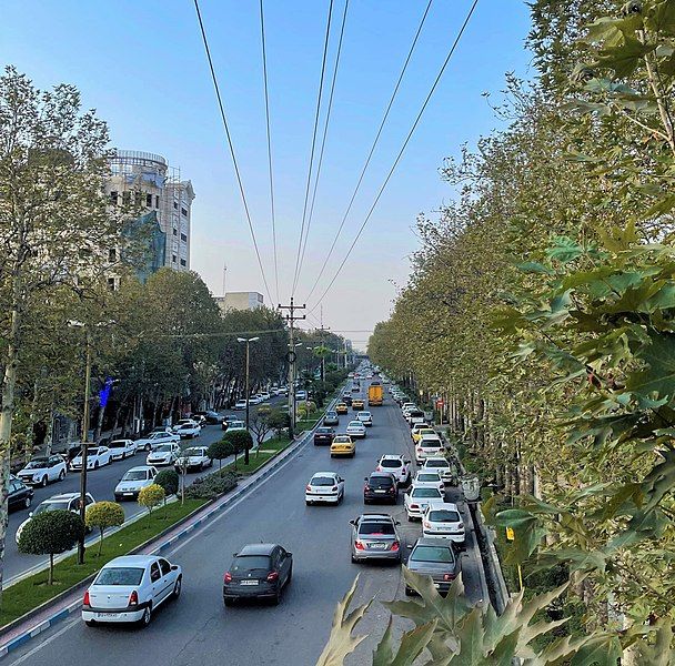 File:Haraz Street Amol.jpg