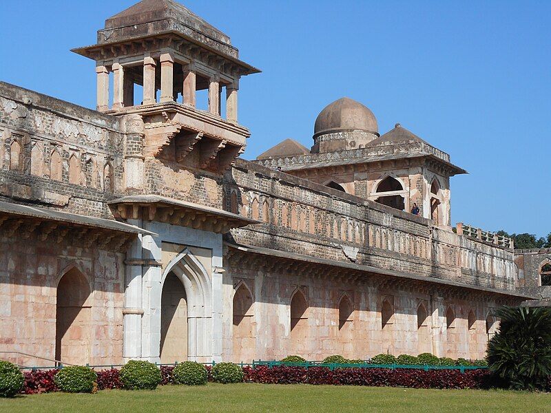 File:Jahaz Mahal 08909.jpg