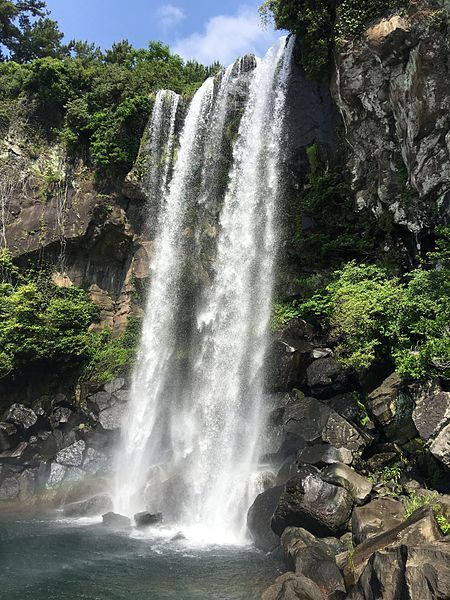 File:Jeongbang Falls.jpg