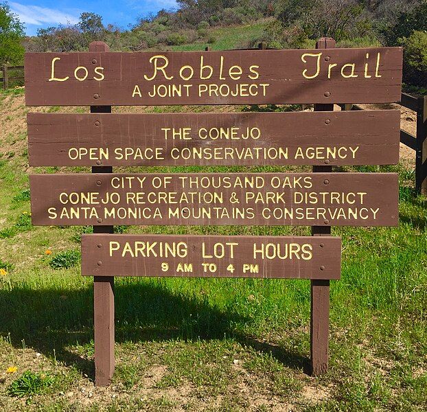 File:Los-Robles-Trail-Trailhead-Deer-Ridge-Open-Space-Newbury-Park.jpg