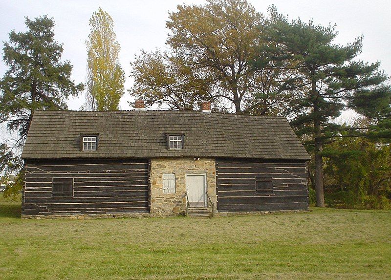 File:MortonsenCabin.JPG