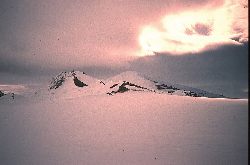 File:Mount Lepus, Antarctica.jpg